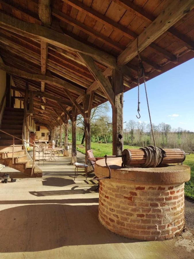 ホテル Domaine Des Granges Neuves Confrançon エクステリア 写真
