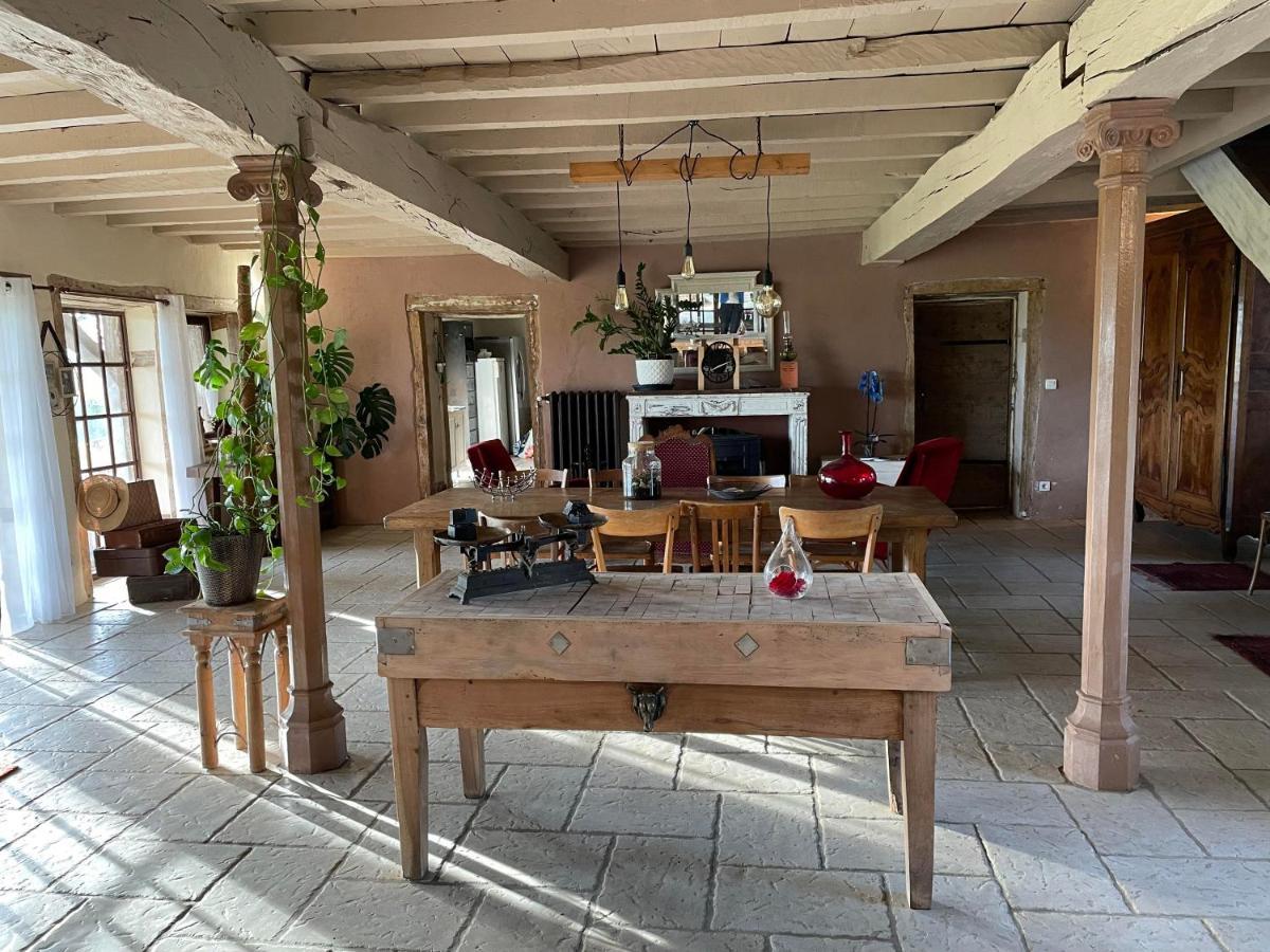ホテル Domaine Des Granges Neuves Confrançon エクステリア 写真